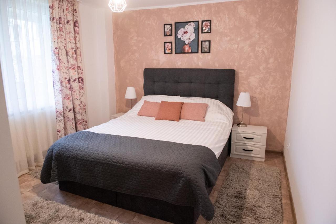 Urban Oasis Apartment Piatra Neamţ Exterior foto