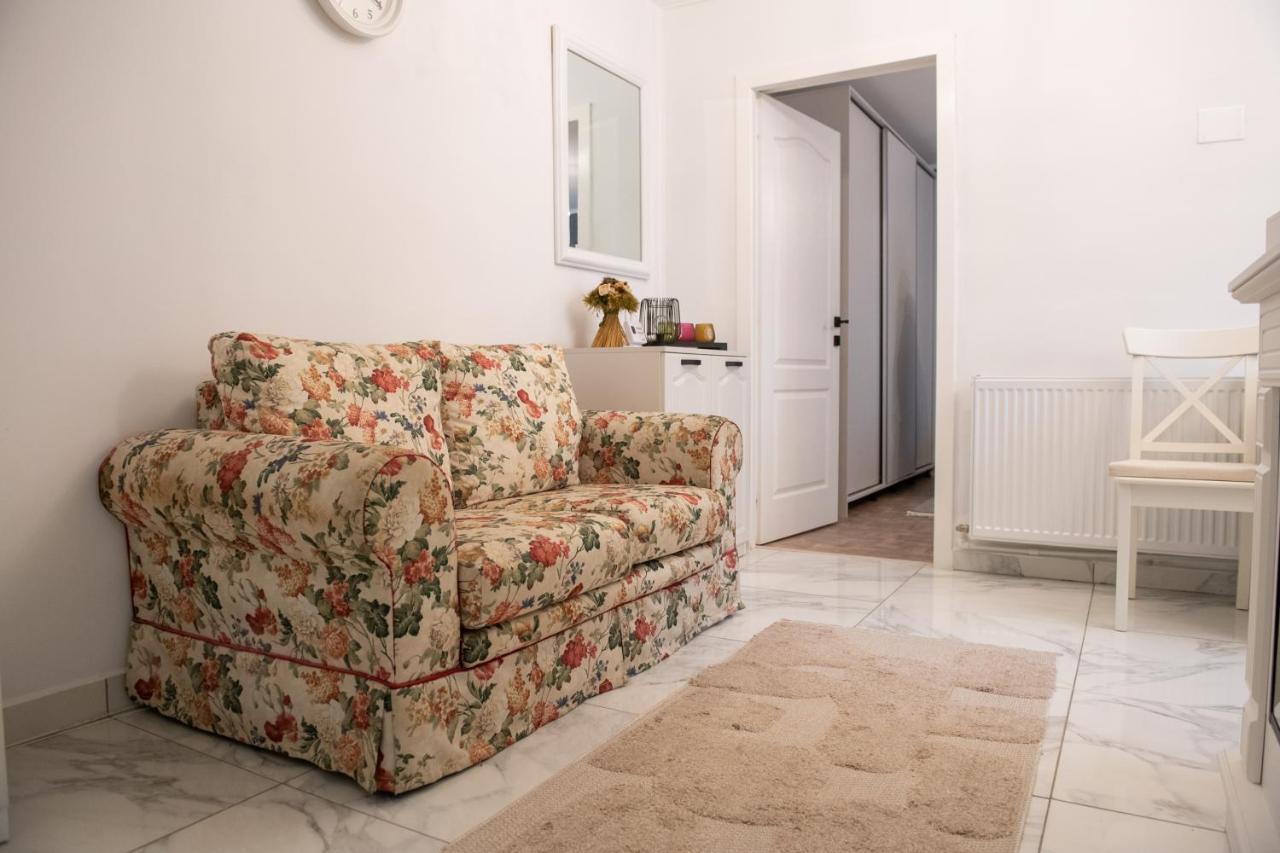 Urban Oasis Apartment Piatra Neamţ Exterior foto